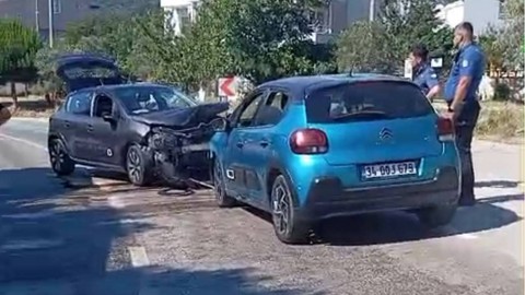 Erdek'te Trafik Kazası; 5 Yaralı