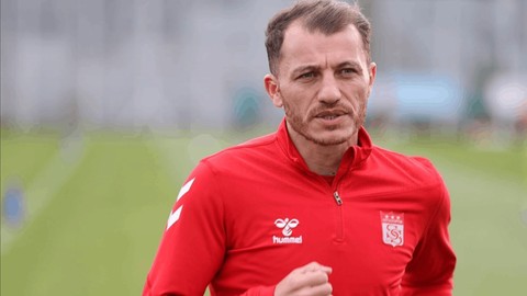 Yollarını Ayırdı, Sert Tepki Gösterdi