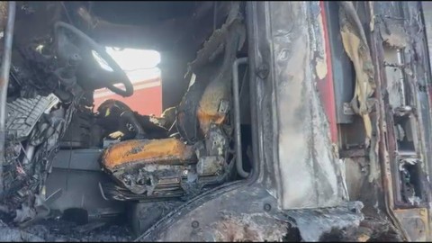 Silivri'de Alevler İtfaiye Aracını Sardı: 1 İtfaiye Eri Yaralandı