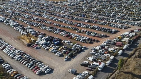 Yediemin Otoparklarındaki 14 Bin Araç Satışa Çıkıyor: Gelir Devlete Kalacak