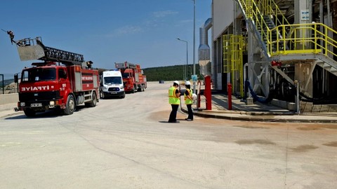 Kütahya'da Fabrikada Yangın! 2 İşçi Hastaneye Kaldırıldı