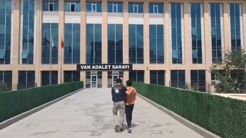 Van'da 2 Göçmen Kaçakçısı Tutuklandı
