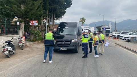 Antalya’da Korsan Denetimi! 20 Araca Ceza Yağdı
