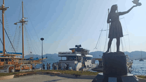 Tekneden Yükselen Dumanlar Korkuttu