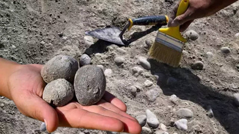 Van’ın Göbeğinde Keşfettiler! Arkeoloji Tarihinde Bir İlk, Yığıntı Halinde Bulundu: Bir Tanesi Bile Çok Değerli