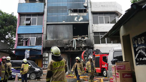7 Katlı Binada Facia! 22 Kişi Alevlerin Arasında Can Verdi