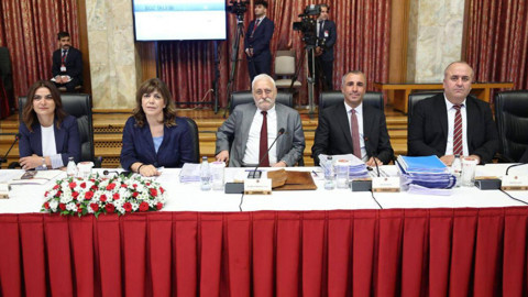 DEM Parti Raporunu Meclis Başkanlığına Sundu