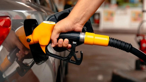 Araç Sahipleri Dikkat: Akaryakıta Zam Değil İndirim Geliyor! Tabela 1 Haftada İkinci Kez Değişiyor