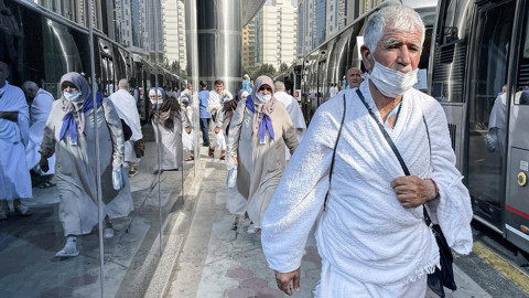 Hacı Adayları Dikkat! Diyanet Duyurdu, Vize İşlemlerinde Kritik Değişiklik