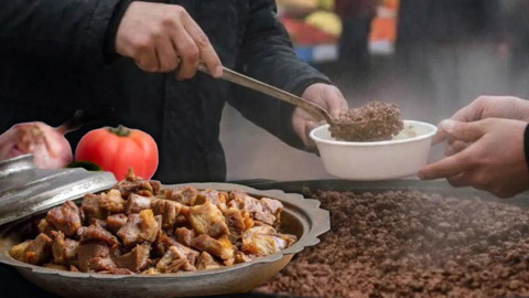 Aydın'da Cuma Çıkışında Domuz Etiyle Kavurma mı Dağıtıldı? Valilik Açıkladı, Gerçek Ortaya Çıktı