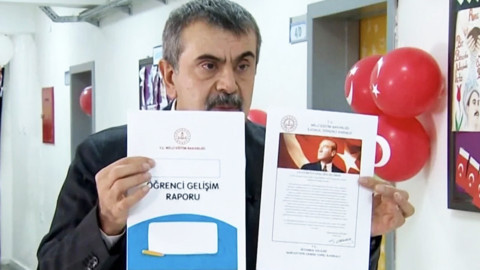 'Atatürksüz Karne' Tartışması: Bakan Tekin'den CHP'ye Sert Sözler: 'İstanbul'daki Asrın Hırsızlığını Saklamak İstiyorlar'