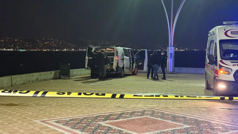 Balıkçılar Fark Etti, Ekipler Alarma Geçti... Dalgıç Kıyafetli Ceset Bulundu