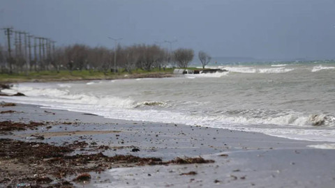 Çanakkale Boğazı Gemi Trafiğine Kapatıldı