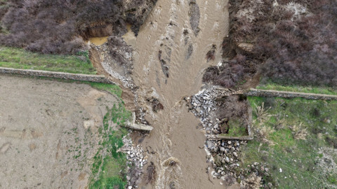Manisa'da Sağanak, Taşkın Kontrol Tesisini Yıktı