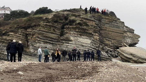 Üç Gündür Aranan Kadının Cesedi Kayalıklarda Bulundu!