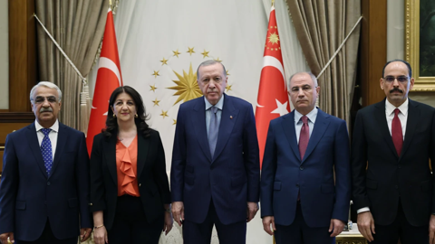 Saat Belirlendi: DEM Parti Heyeti, Cumhurbaşkanı Erdoğan'la Görüşecek