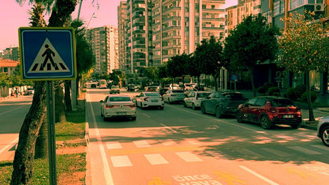 Yaya Geçidinde Dehşet! Bebek Arabasına Çarptı, 1,5 Yaşındaki Bebeği Ezdi