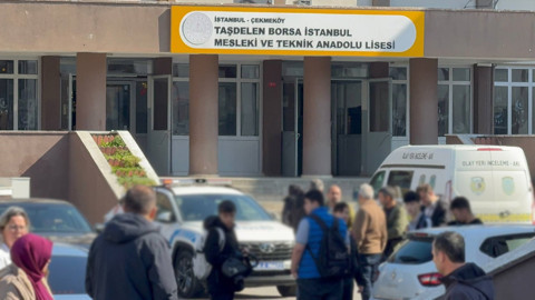 İstanbul'da Lisede Dehşet! 17 Yaşındaki Öğrenci 2 Öğretmeniyle Bir Öğrenciyi Bıçakladı