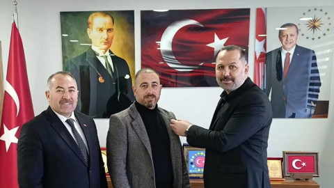 Partisinden İstifa Edip AK Parti'ye Geçti