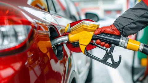 Araç Sahipleri Dikkat! Akaryakıta Zam Geldi: Tabela Yine Değişti