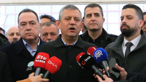 Özgür Özel Bayram Namazını Memleketi Manisa'da Kıldı: 'İran'ın Geleceğine İranlılar Karar Verecek'