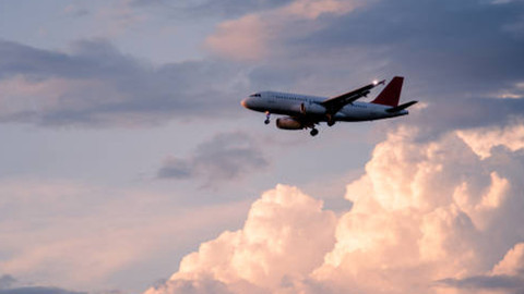 Yolcu Uçağı İniş Sırasında Pistten Çıktı