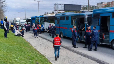 İstanbul'da 4 Cezaevi Sevk Aracı Kaza Yaptı: Yaralılar Var