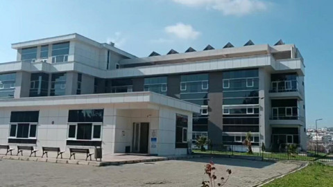 İzmir'de Kayalıkların Arasında Bebek Cesedi Bulundu