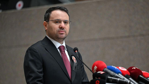 Akın Gürlek'ten Diyarbakır'da 'Türkiye Yüzyılı'nda Yeni Anayasa' Mesajı: Demokrasimizi Darbe Anayasasından Kurtarmak İstiyoruz