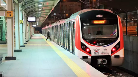Marmaray'da İntihar Girişimi! Seferlerde Aksama Yaşanıyor