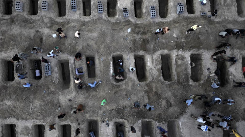 Saldırılarda İran'da En Az 3 Bin Kişi Öldü