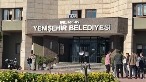 CHP'li Mersin Yenişehir Belediyesi'ne 'Rüşvet' Operasyonu: Çok Sayıda Gözaltı Var