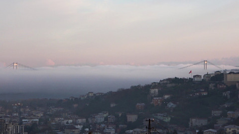 İstanbul'da Hayalet Köprü: FSM Sisin İçinde Kayboldu