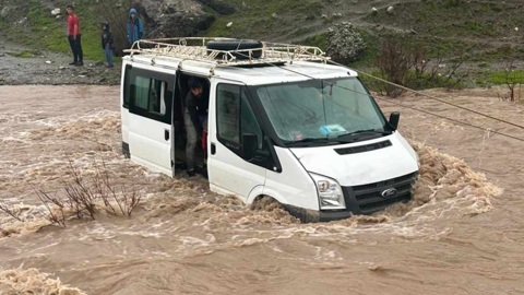 Selde Kalp Krizi! Minibüste Sıkışan Kadın Can Verdi
