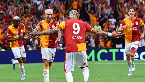 Galatasaray’da 4 isimle Yollar Ayrılıyor