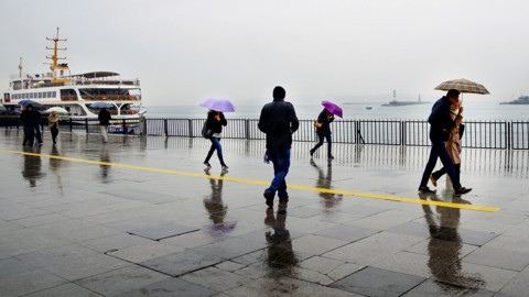 Nisan Ayında Kış Havası: Hafta Boyunca Yağmur Kapıda, Sıcaklıklar Düşüyor