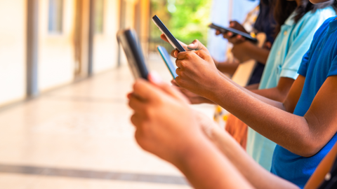 Kritik Düzenleme Meclis'ten Geçti: Çocuklara Sosyal Medya Kısıtlaması Geliyor