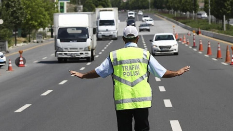 İstanbullular Dikkat: 3 İlçede Yollar Kapanıyor, Tramvay ve Vapurlar Devre Dışı