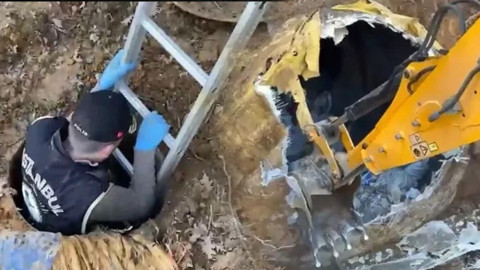 İstanbul'da Büyük Operasyon: Toprağın Altından Çuval Çuval Çıktı, Görenler İnanamadı