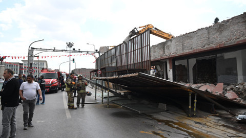 Ankara'da Yıkım Esnasında Platform Devrildi