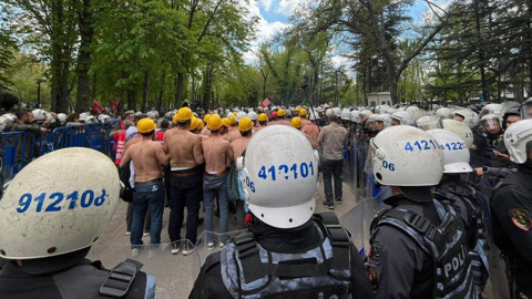 Enerji Bakanlığı'na Yürümek İsteyen Madencilere Biber Gazlı Müdahale: Başaran Aksu Gözaltına Alındı