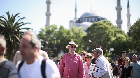 Bakan Ersoy Açıkladı! 2026 İlk Çeyrek Turizm Verileri Belli Oldu: İşte Türkiye'ye Gelen Turist Sayısı