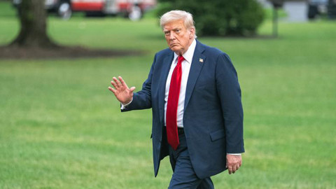 Trump'tan Bir İran Açıklaması Daha: 'Ekonomileri Çöktü, Teslim Olmak Zorundalar'