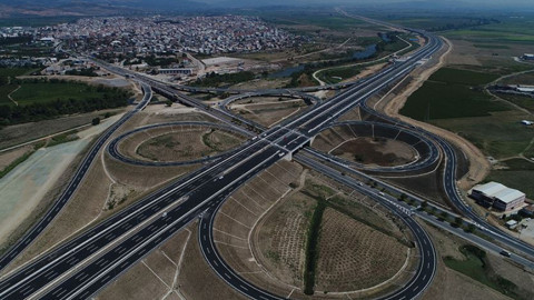 İzmir Çevre Yolu Ücretli mi Oluyor? Milyonlarca Sürücüyü İlgilendiren Açıklama Geldi