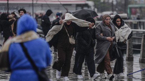 Türkiye Genelinde 'Sarı' Alarm: Fırtına, Sel ve Kar Kapıda!