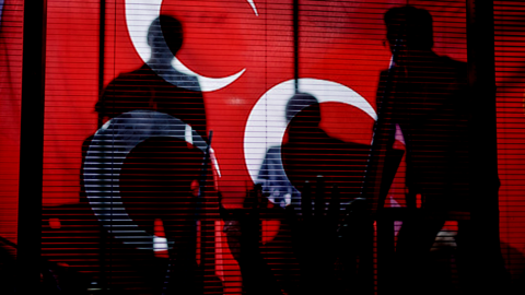 Kulislerde Bomba İddia: 'İYİ Partili 9 Vekil MHP'ye Geçecek'