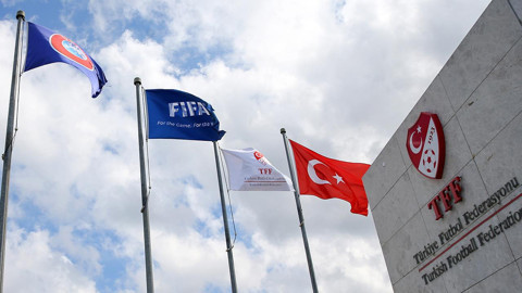 TFF Duyurdu! Türk Futbolunda Yeni Dönem: Pankart Uygulaması Kaldırıldı