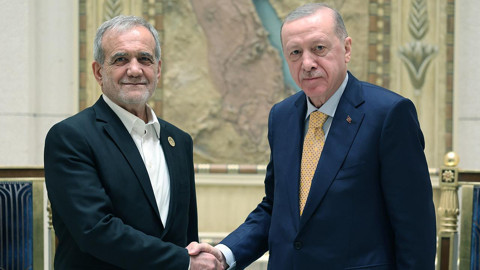 Cumhurbaşkanı Erdoğan Pezeşkiyan ile Görüştü