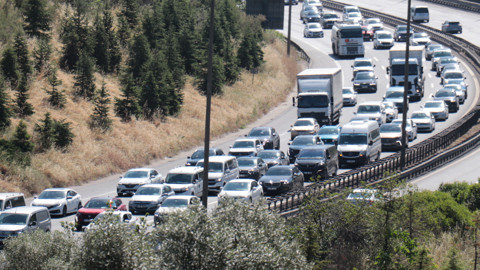 Dönüş Yolu Çilesi Başladı: İstanbul İstikametinde Trafik Durma Noktasında
