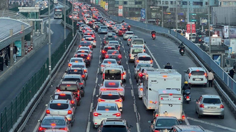 Bayram Bitti, Çile Başladı: İstanbul'da Tatil Sonrası Trafik Kilit